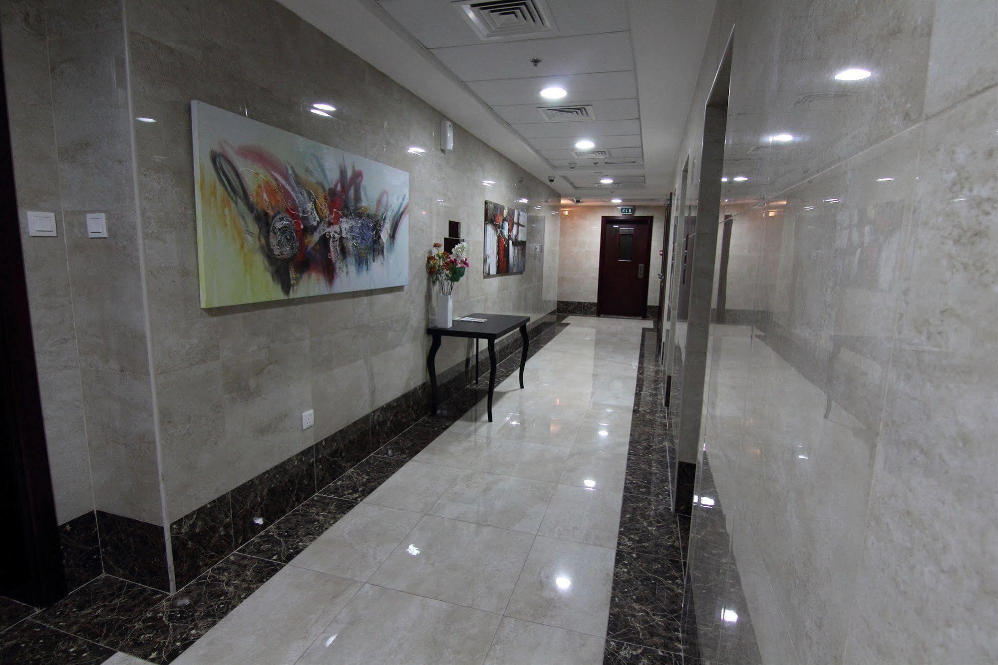 Home To Home Apartments 두바이 외부 사진
